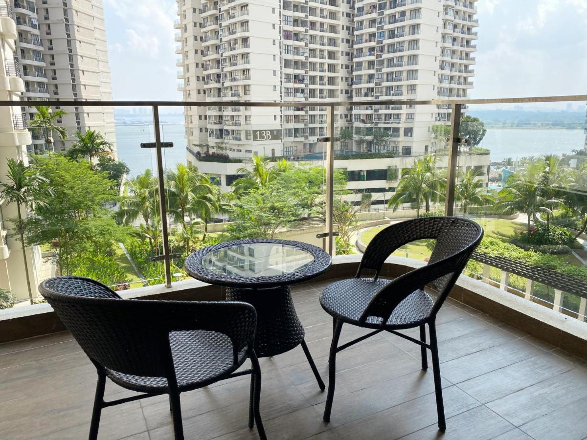 Апартаменты Scenic Country Garden Danga Bay By Lions Bay Джохор-Бару Номер фото