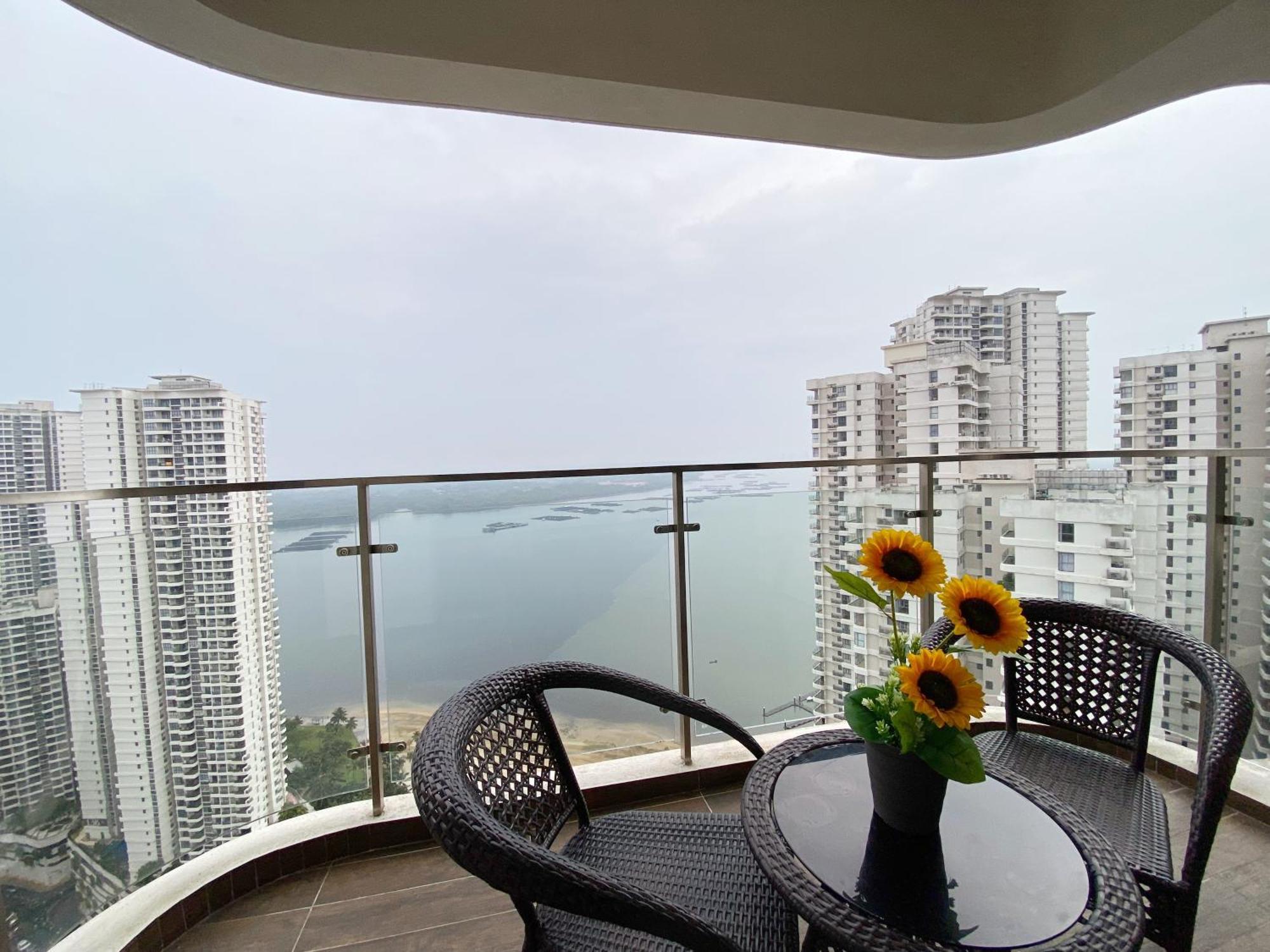 Апартаменты Scenic Country Garden Danga Bay By Lions Bay Джохор-Бару Номер фото